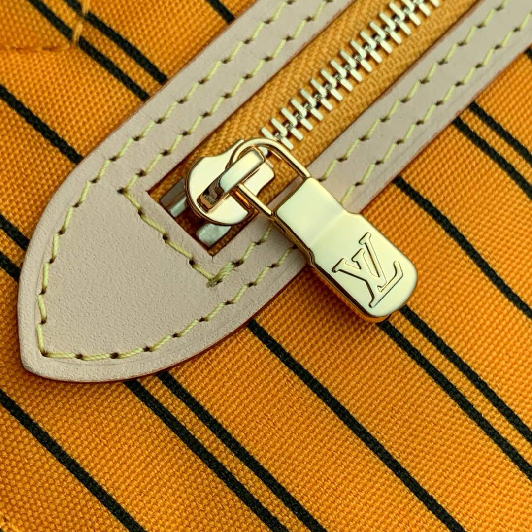 Neverfull Bandoulière Inside Out MM detail 6