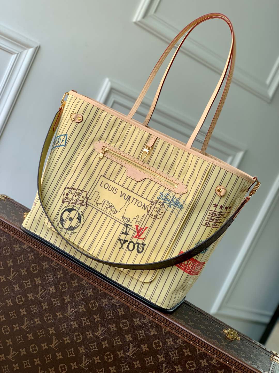 Neverfull Bandoulière Inside Out GM detail 1