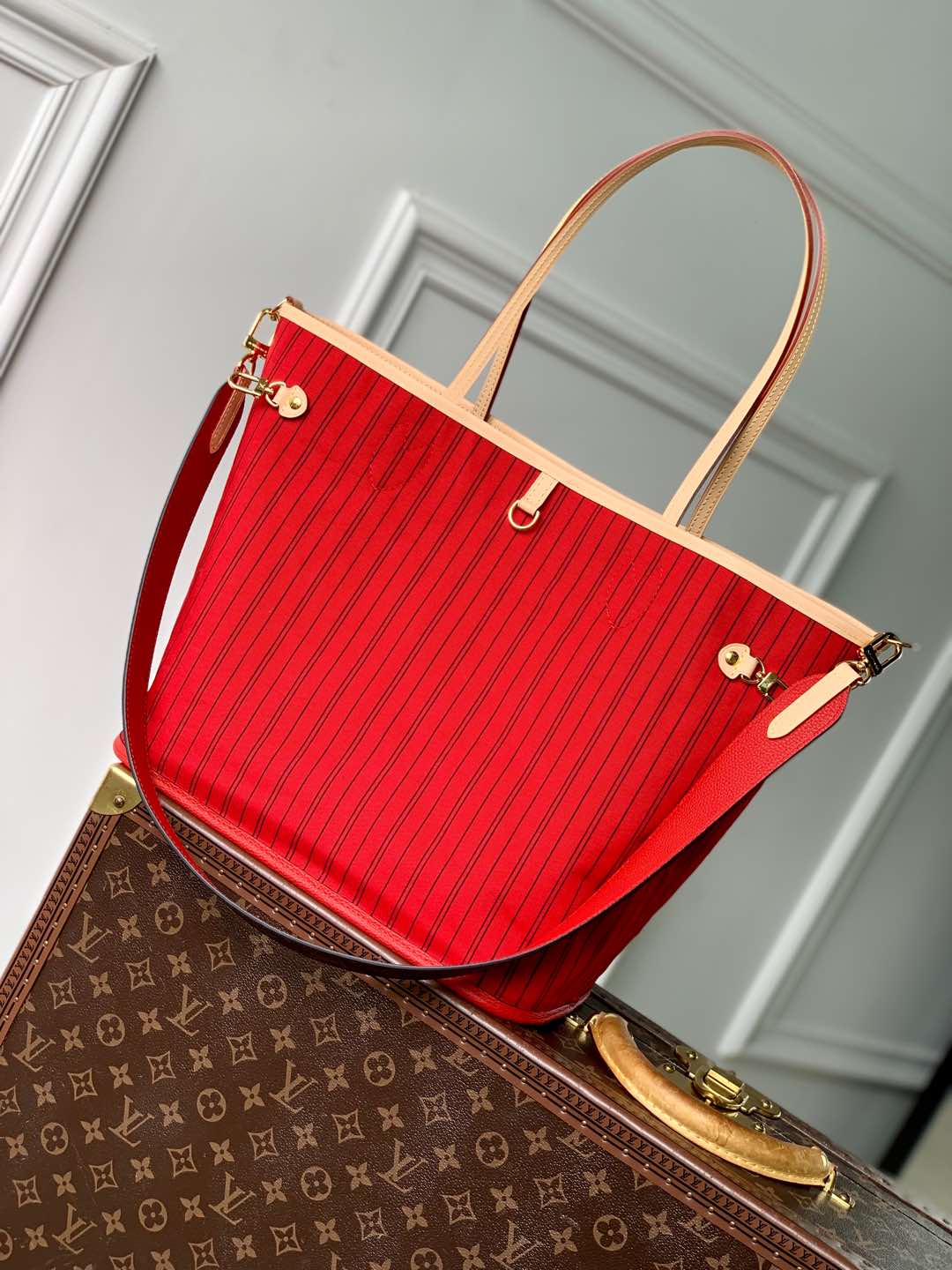 Neverfull Bandoulière Inside Out MM detail 2