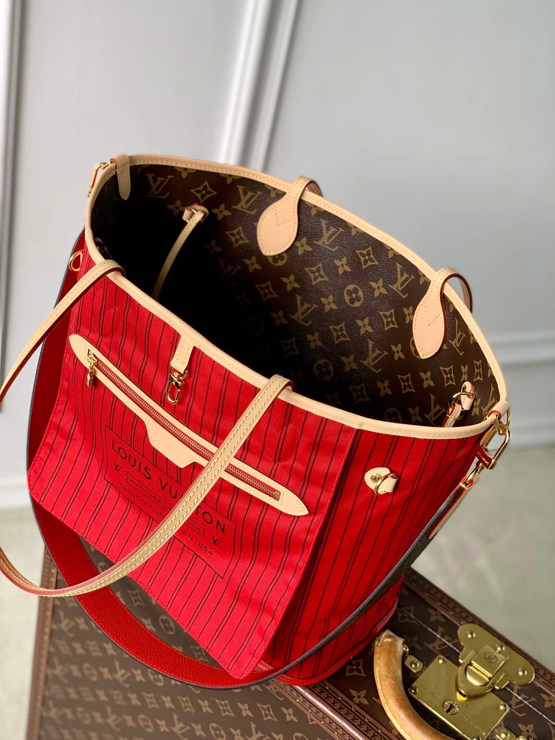 Neverfull Bandoulière Inside Out MM detail 9