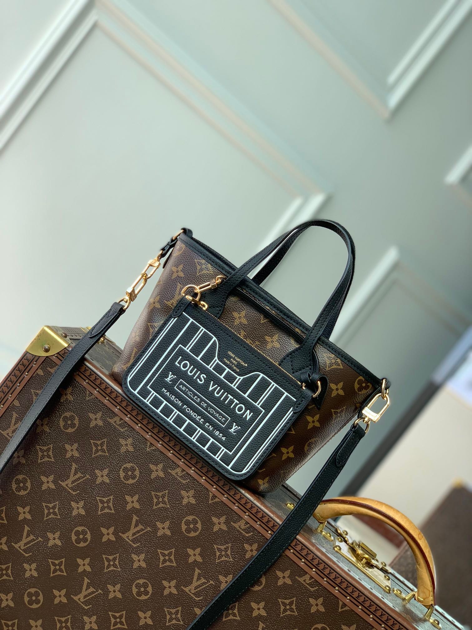 Neverfull Bandoulière Inside Out BB detail 1