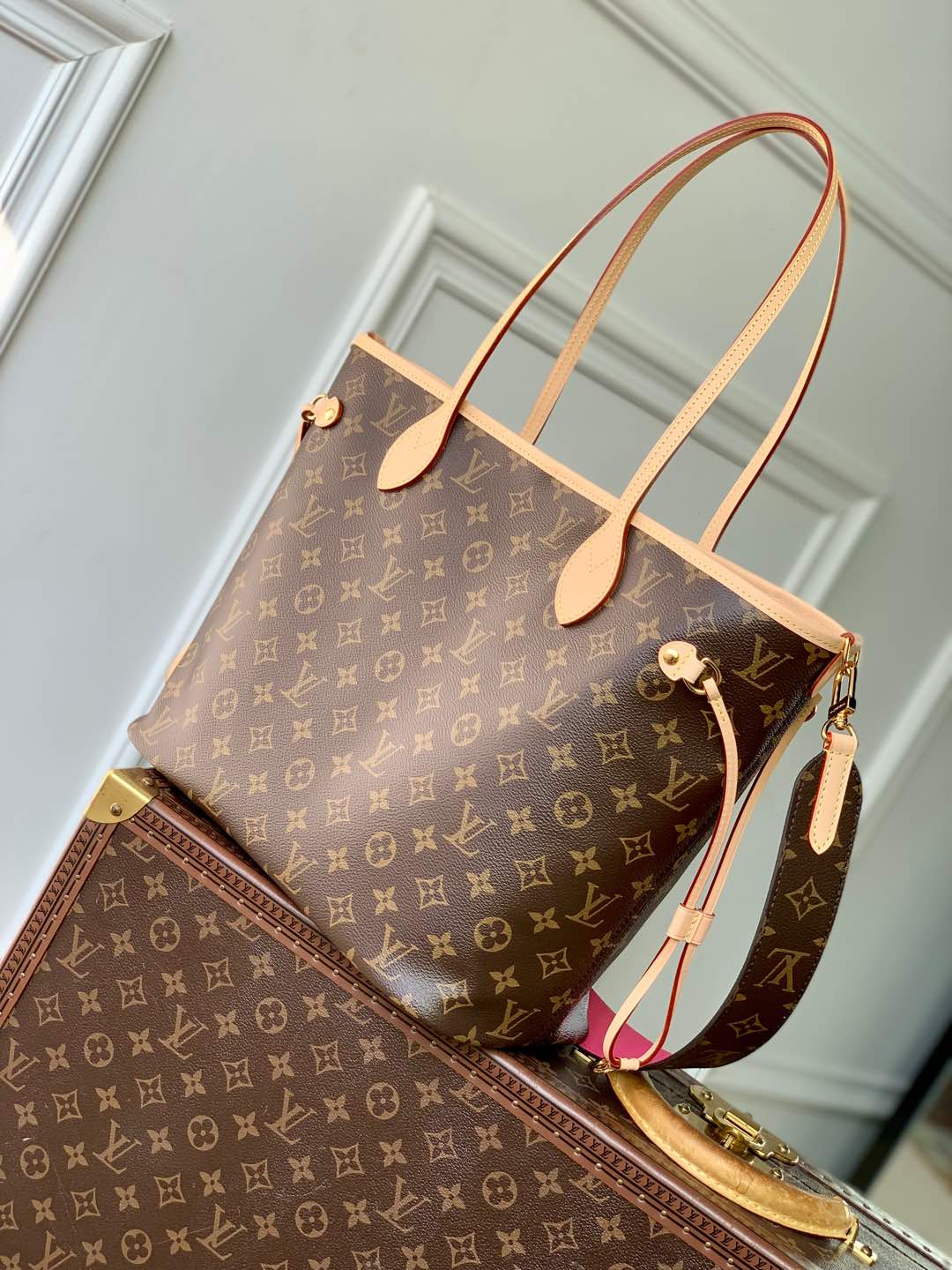 Neverfull Bandoulière Inside Out MM detail 2