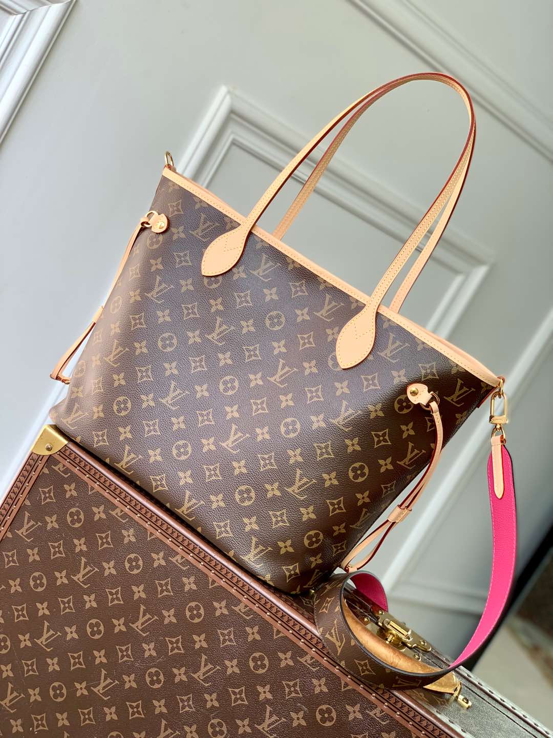 Neverfull Bandoulière Inside Out MM detail 3