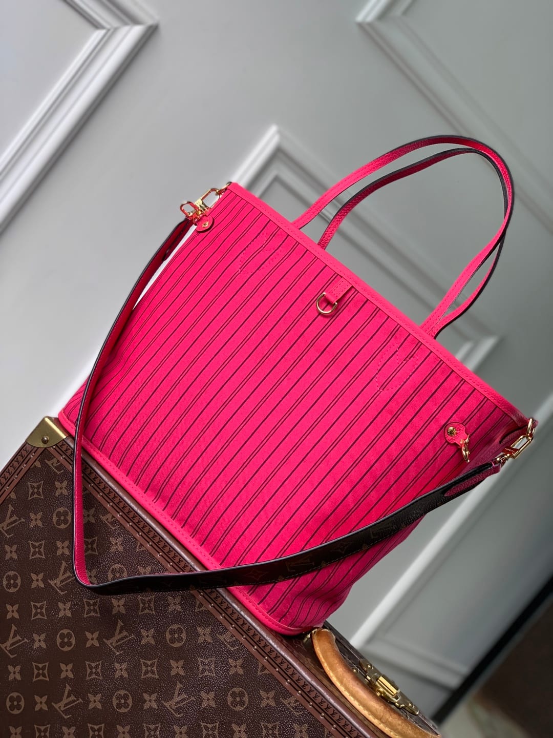 Neverfull Bandoulière Inside Out MM detail 3