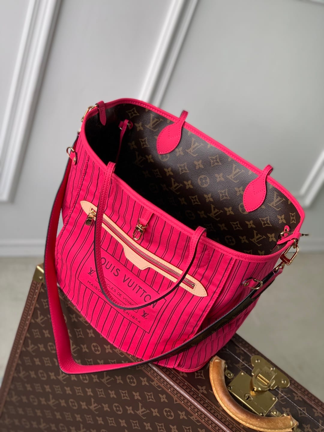 Neverfull Bandoulière Inside Out MM detail 7