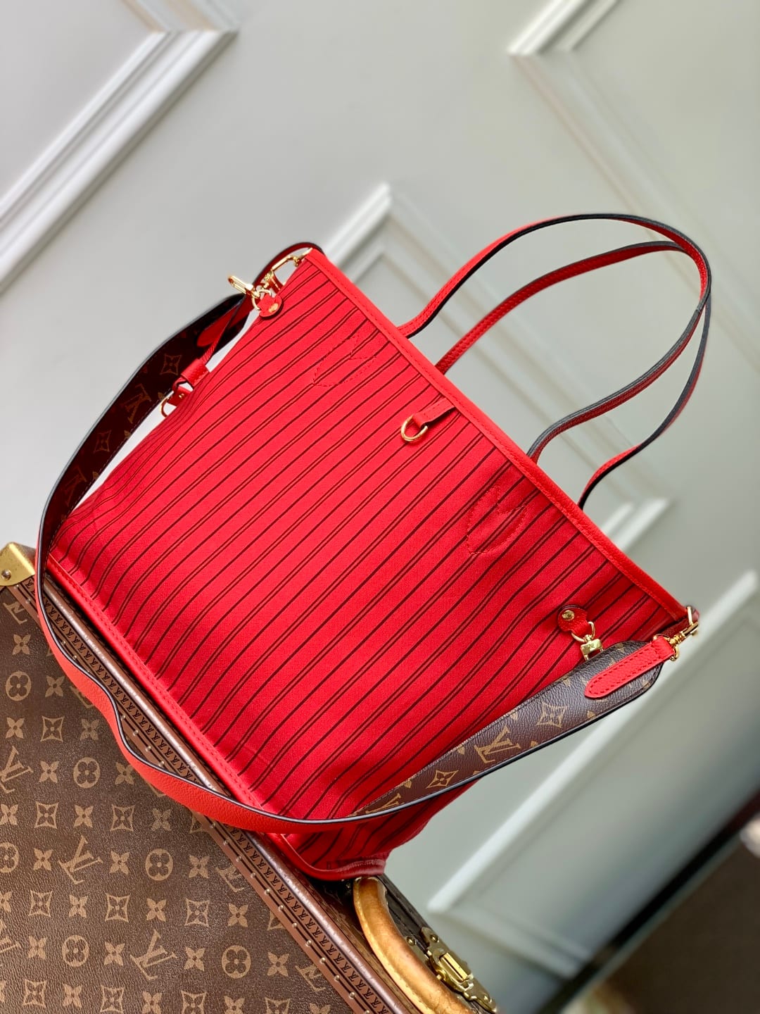 Neverfull Bandoulière Inside Out MM detail 3