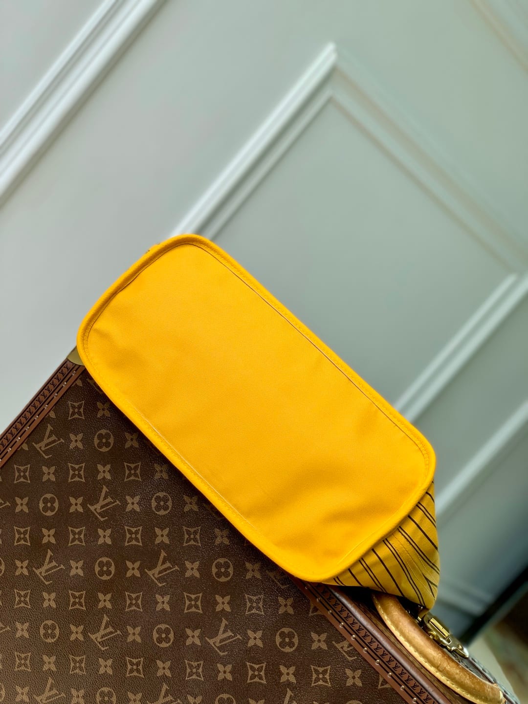 Neverfull Bandoulière Inside Out MM detail 4