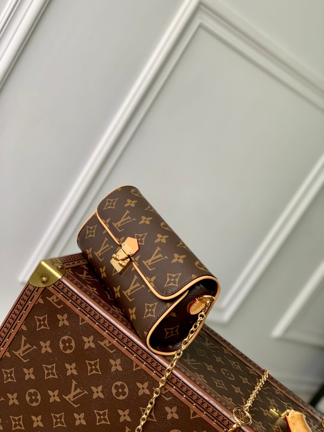 Pochette Camille detail 1