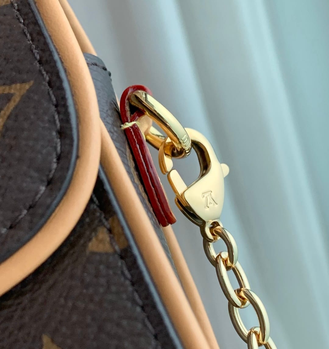 Pochette Camille detail 5