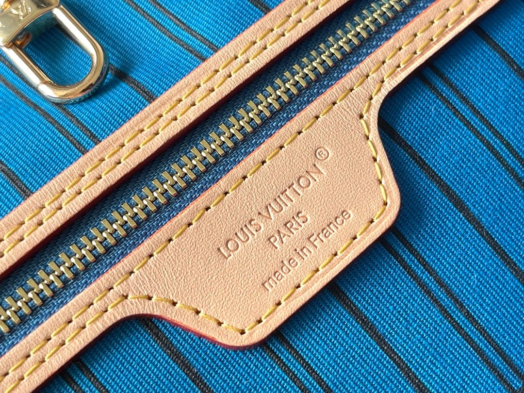 Neverfull Bandoulière Inside Out MM detail 9
