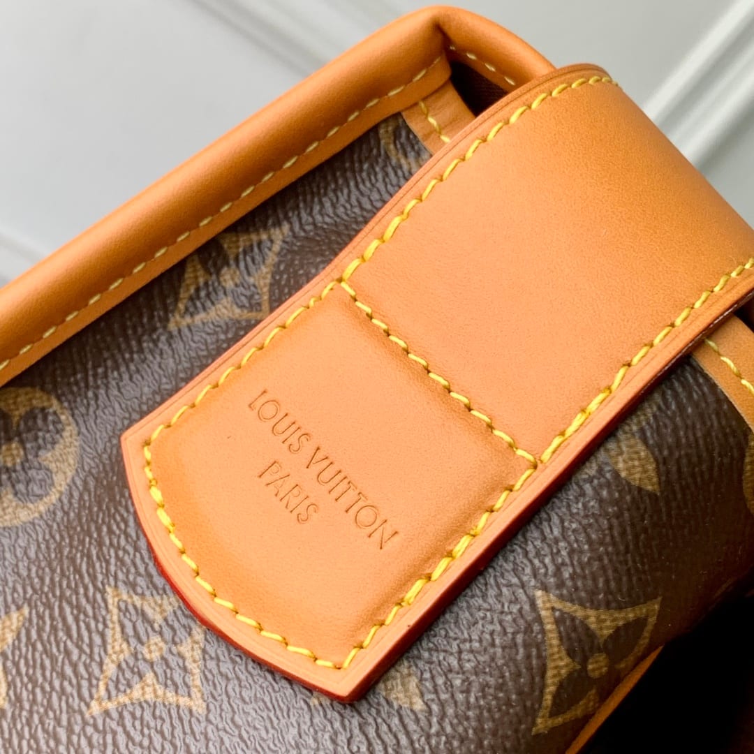 Satchel Messenger detail 6
