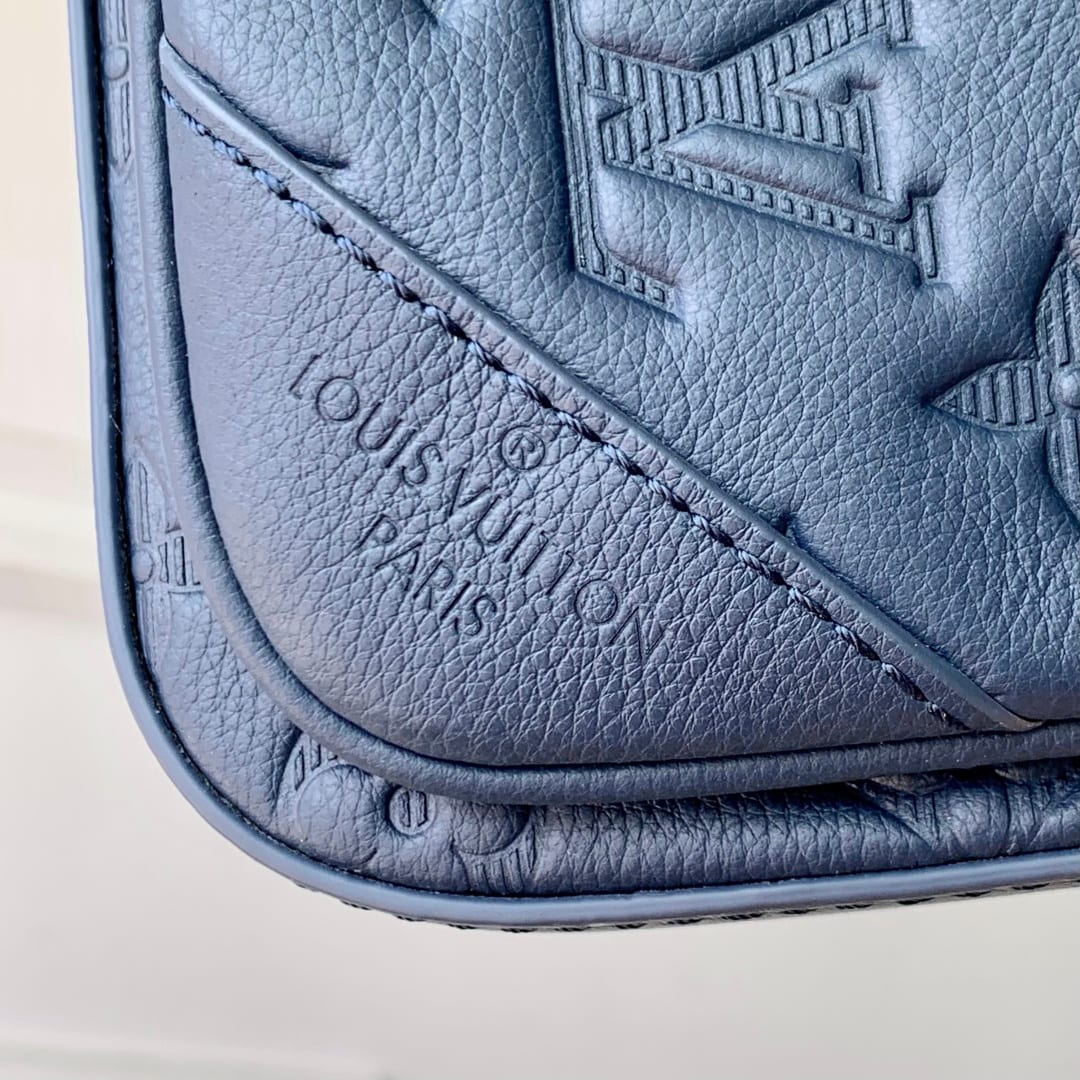 Trio Messenger detail 7