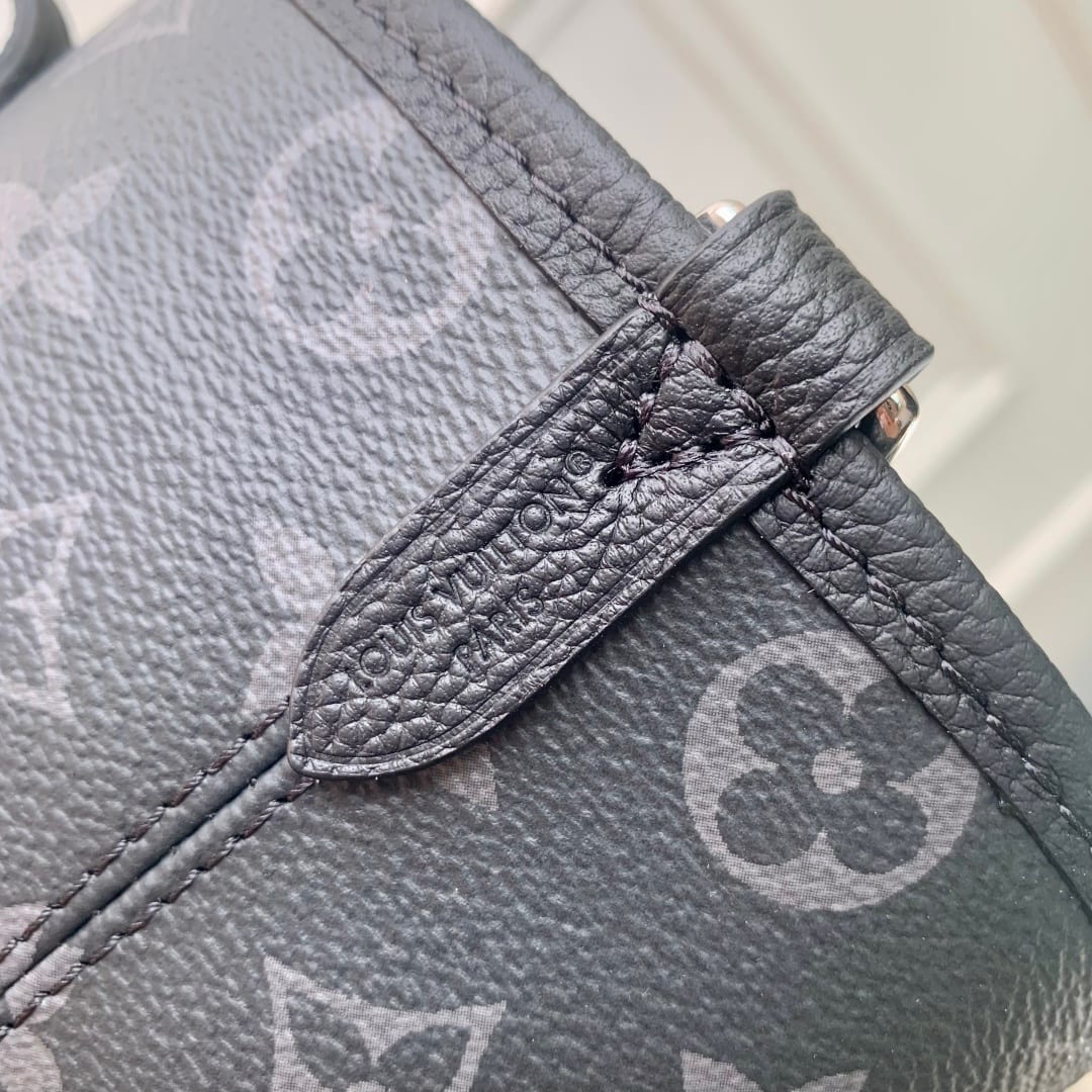 Neverfull Bandoulière Inside Out BB detail 8