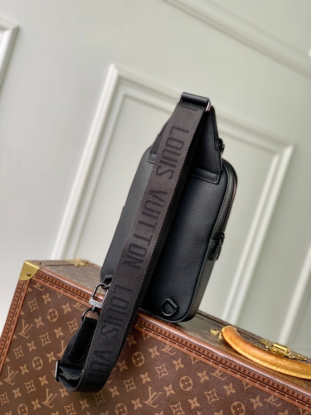 Avenue Slingbag PM detail 3