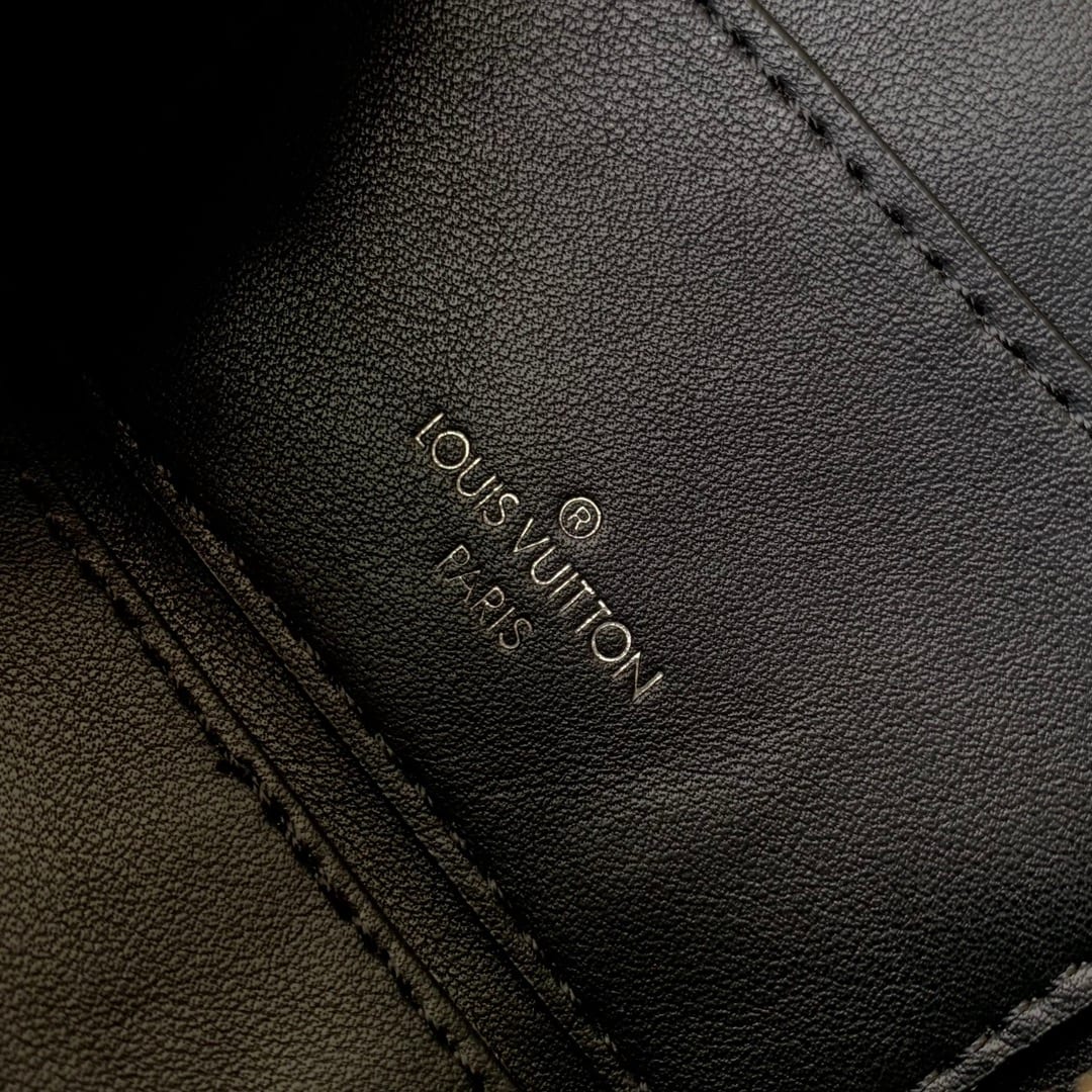Vanity PM detail 8