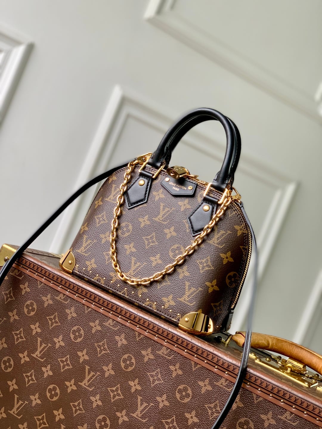 Alma Trunk BB detail 1