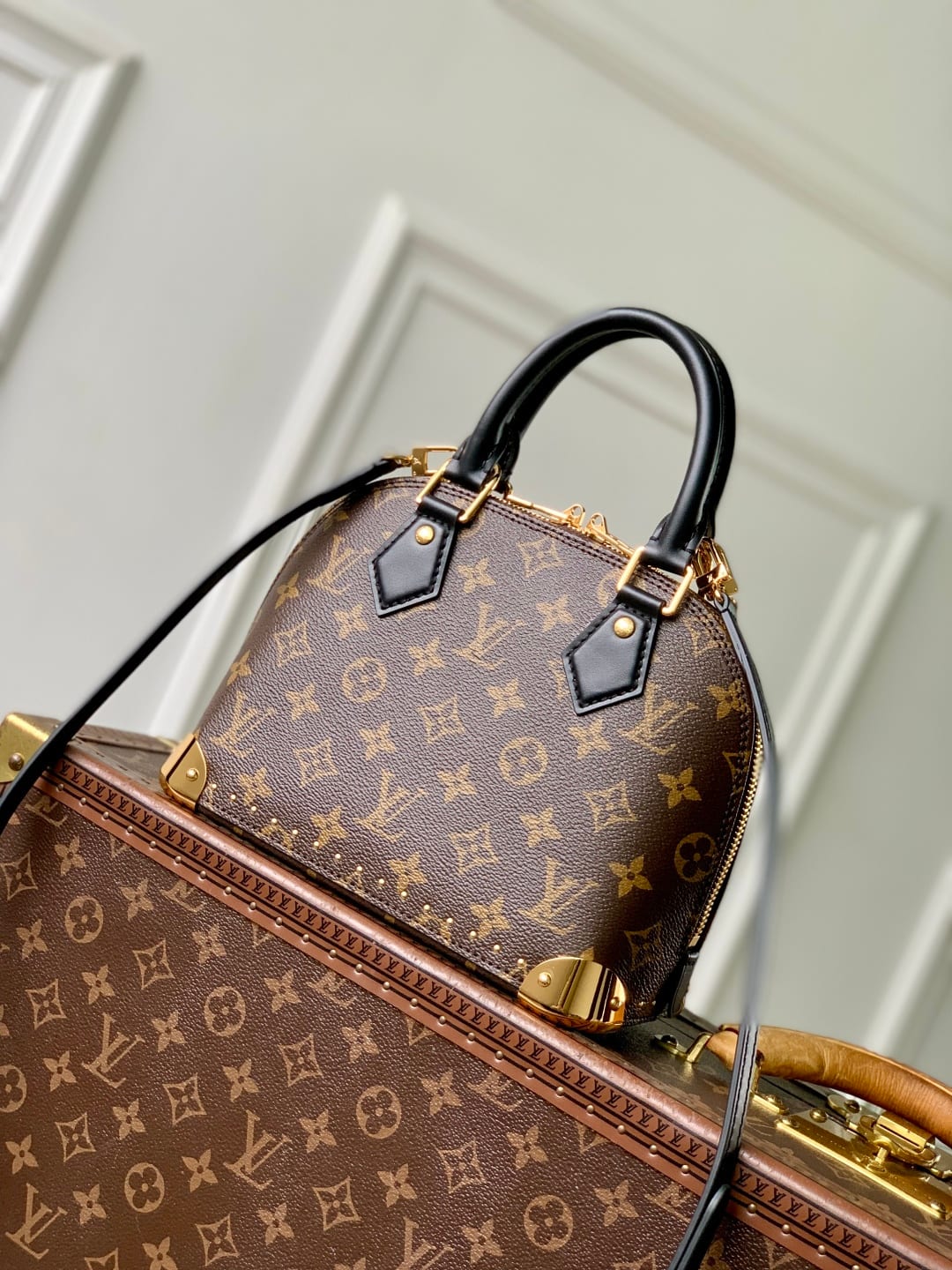 Alma Trunk BB detail 3