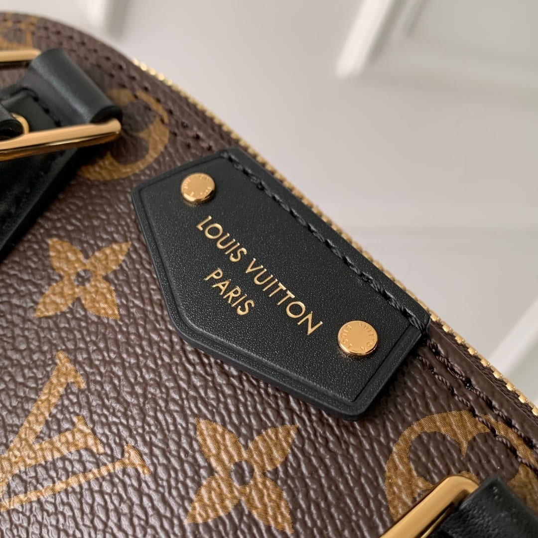 Alma Trunk BB detail 7
