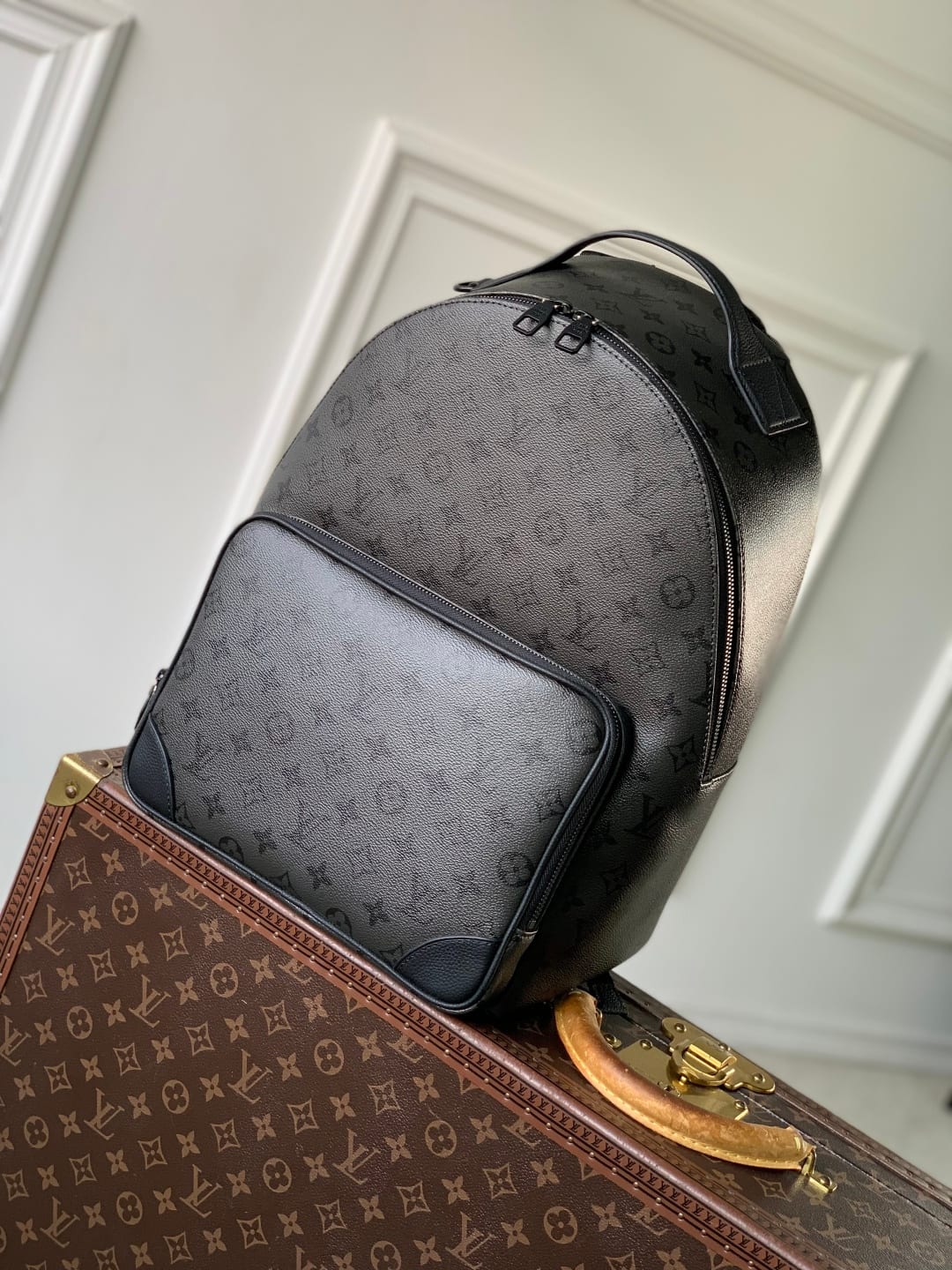 Discovery Cargo Backpack detail 1