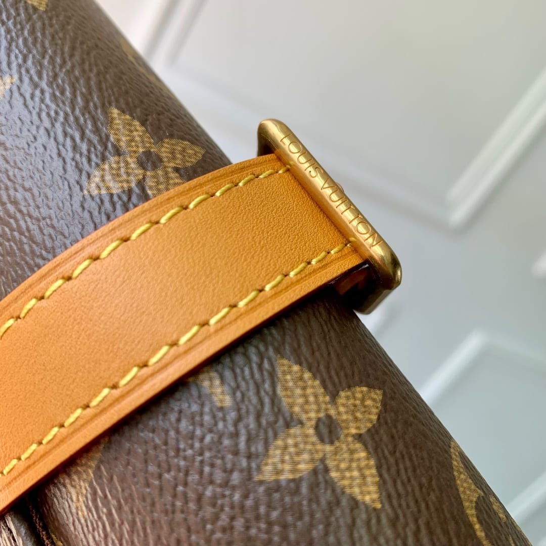 Satchel Wearable Wallet detail 6