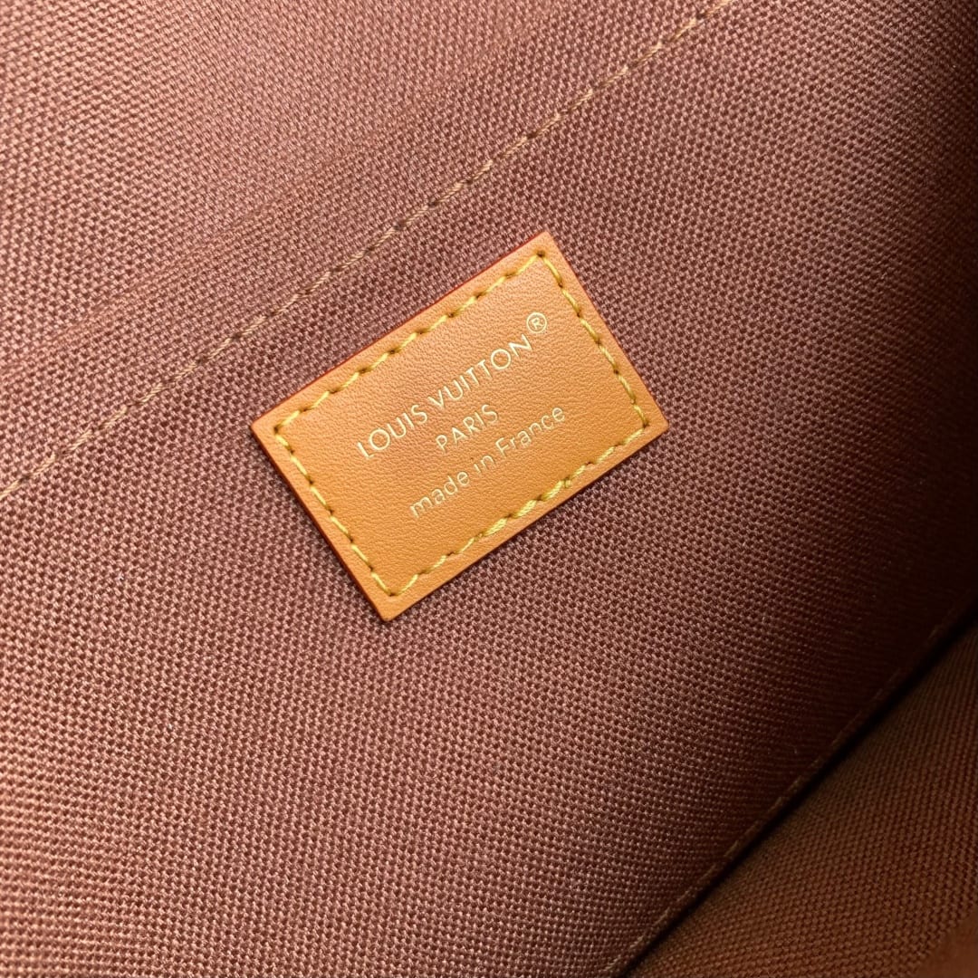Satchel Wearable Wallet detail 7