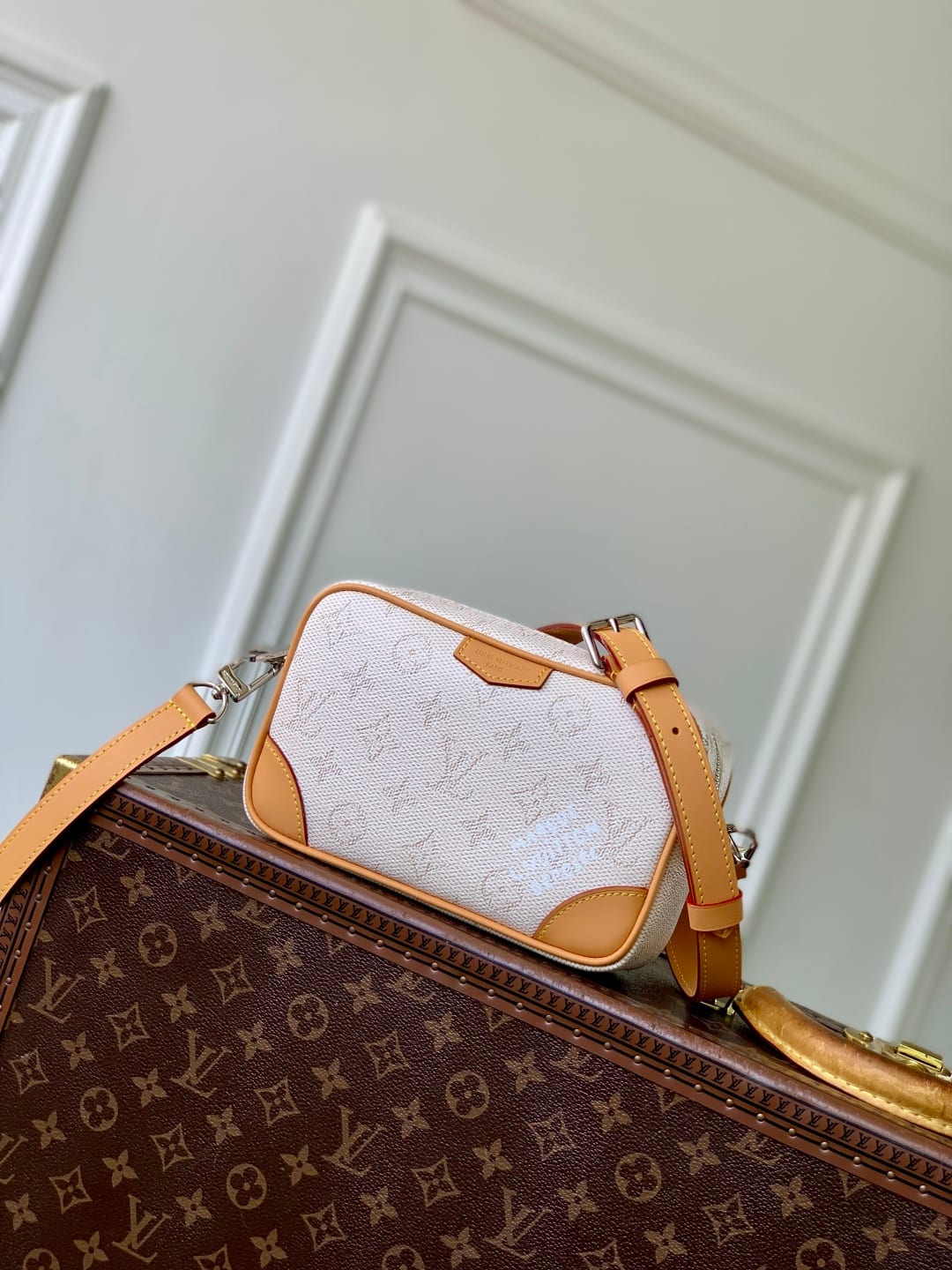 Trocadéro Wearable Wallet detail 1