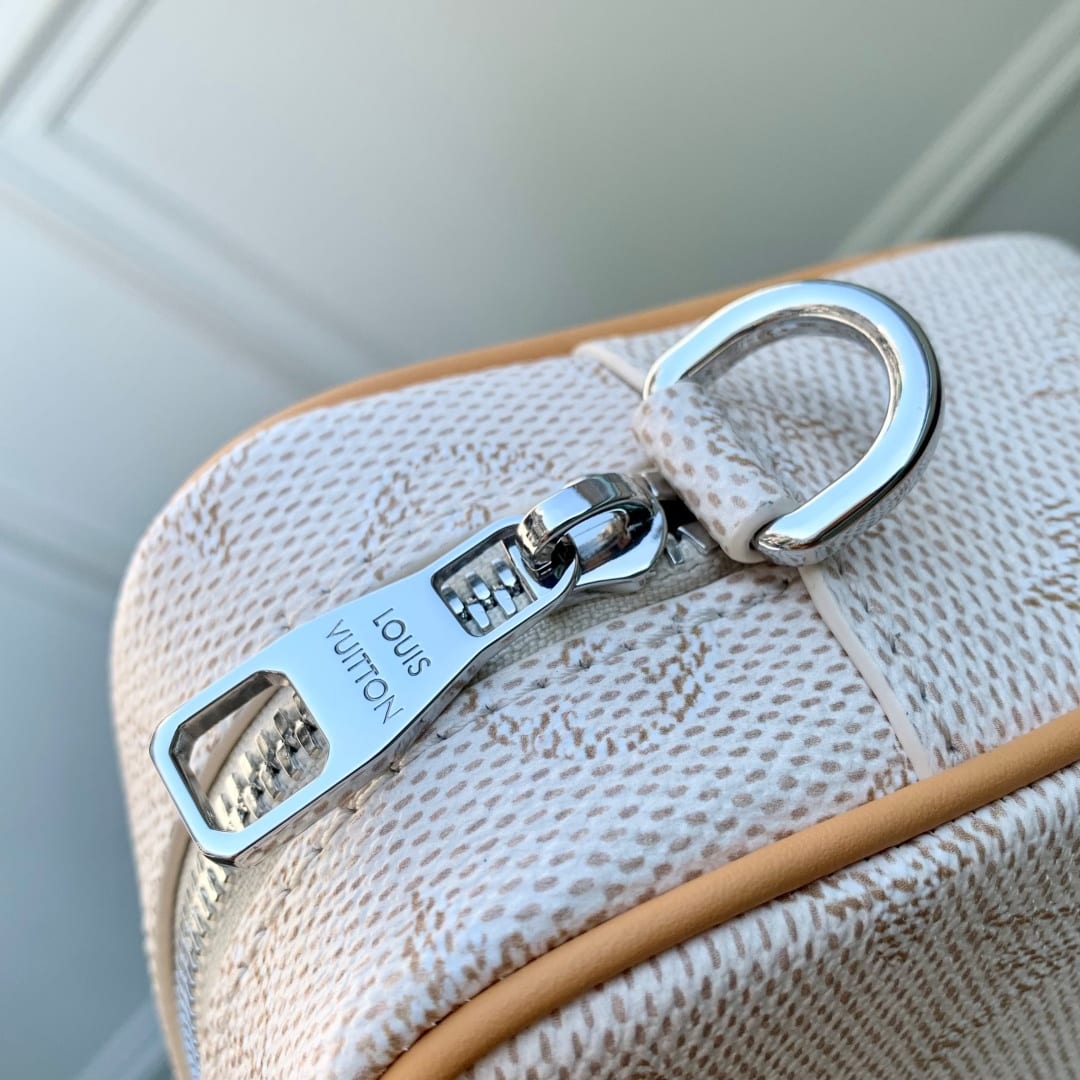 Trocadéro Wearable Wallet detail 6