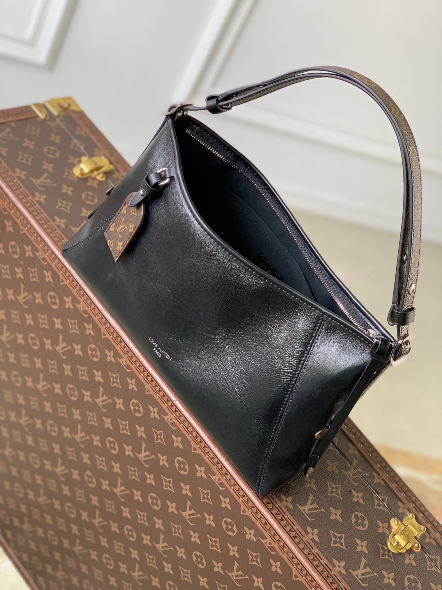 CarryAll East West detail 6