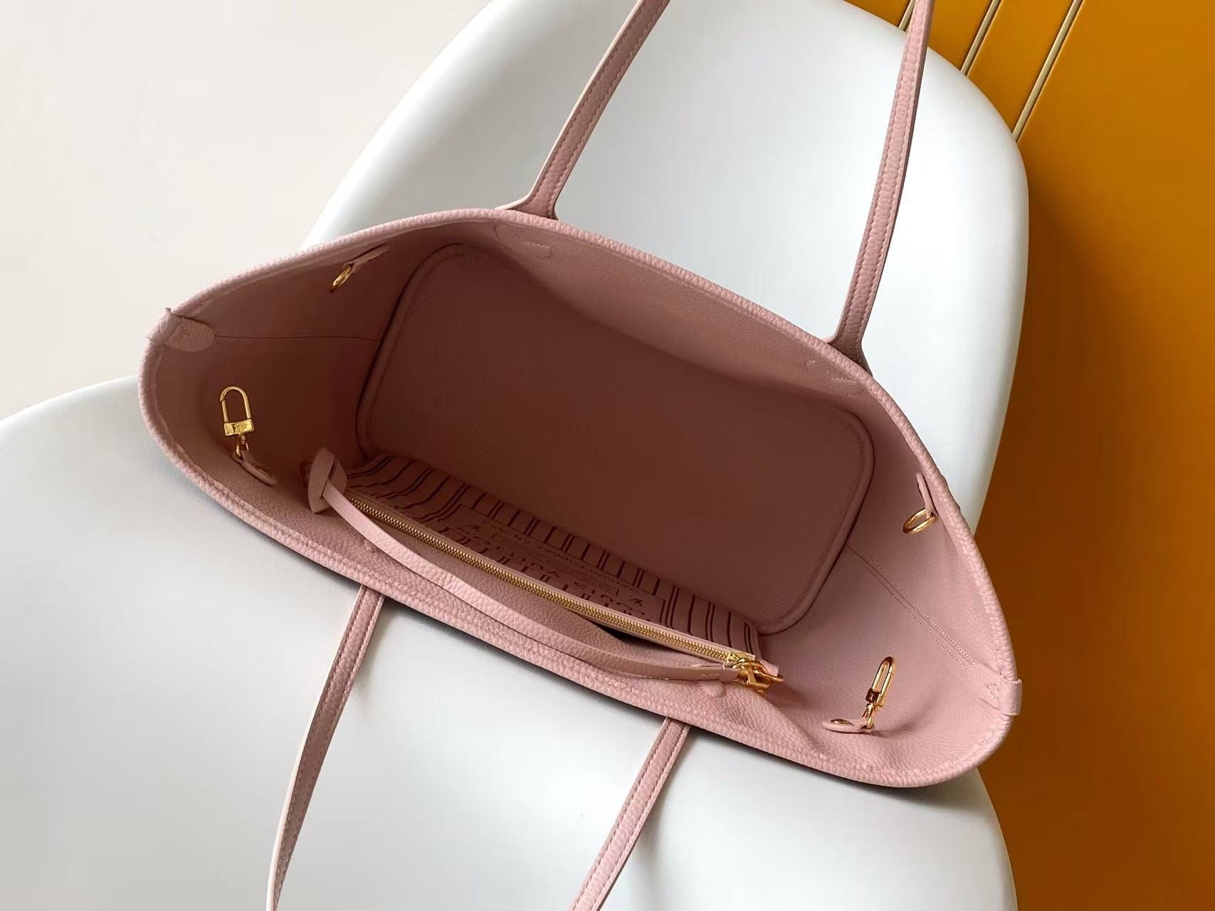 Neverfull Inside Out MM detail 9