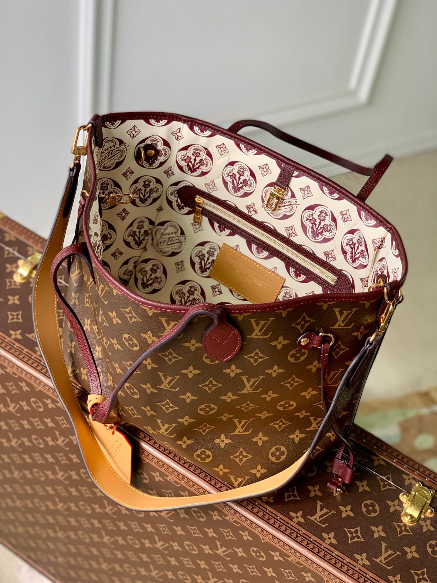 Neverfull Inside Out MM detail 12