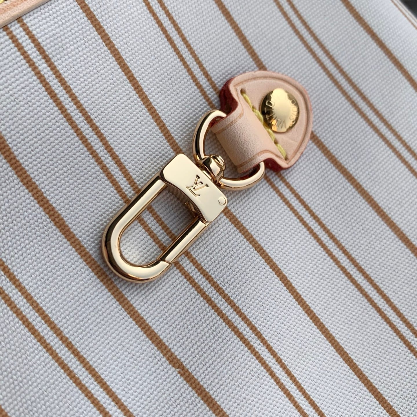 Neverfull Bandoulière Inside Out MM detail 5