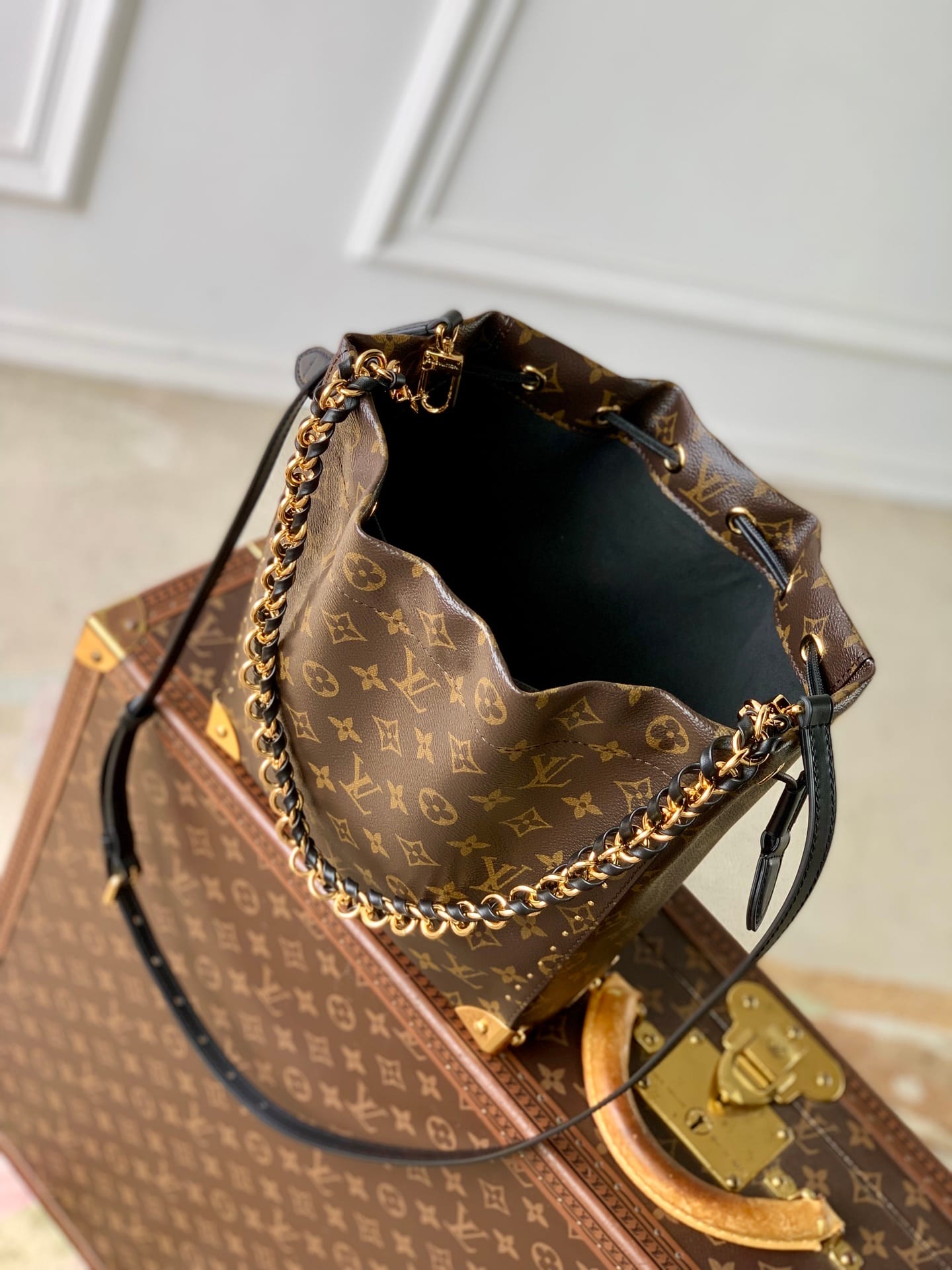 Noé Trunk detail 9