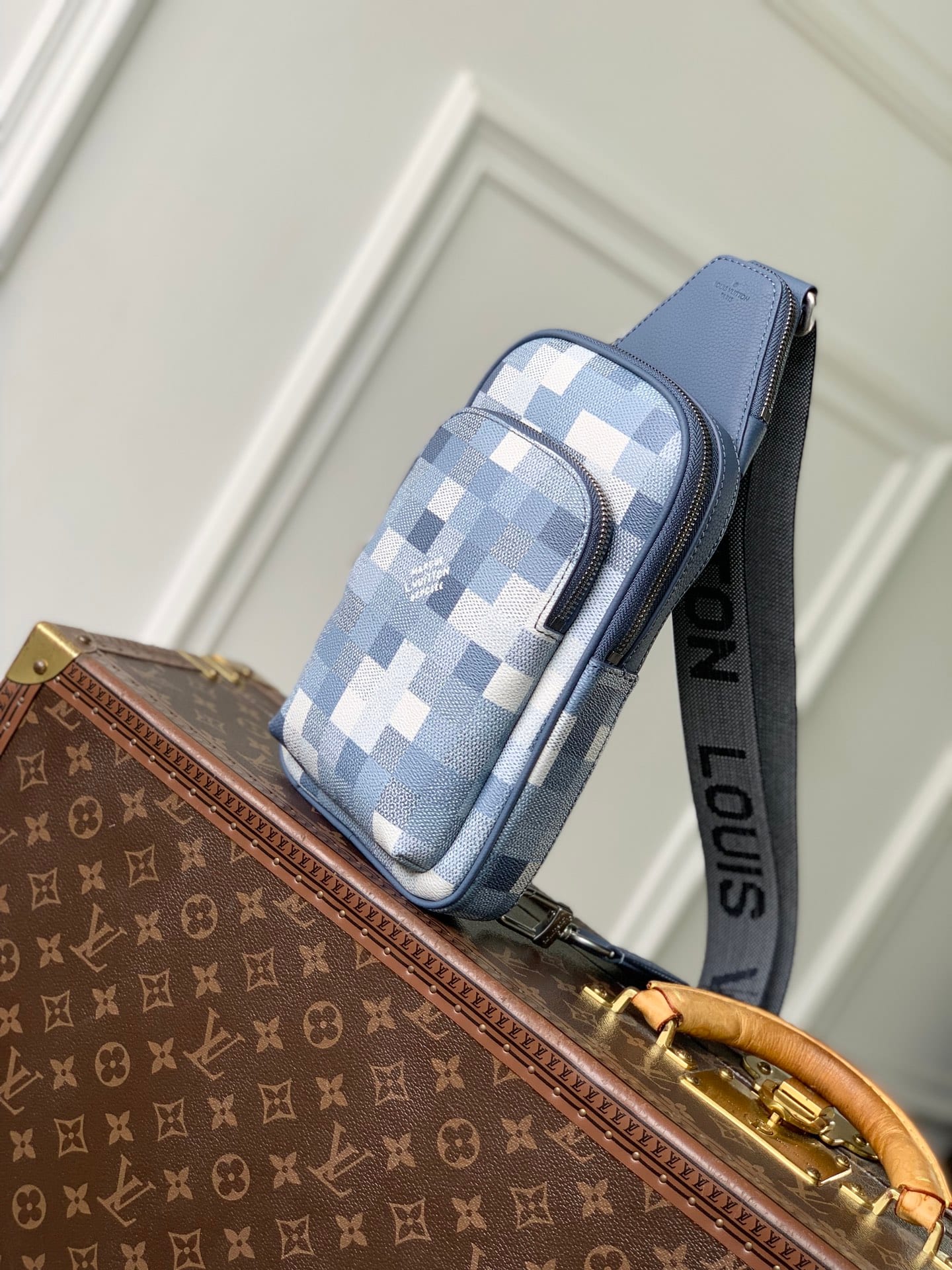 Avenue Slingbag PM detail 2
