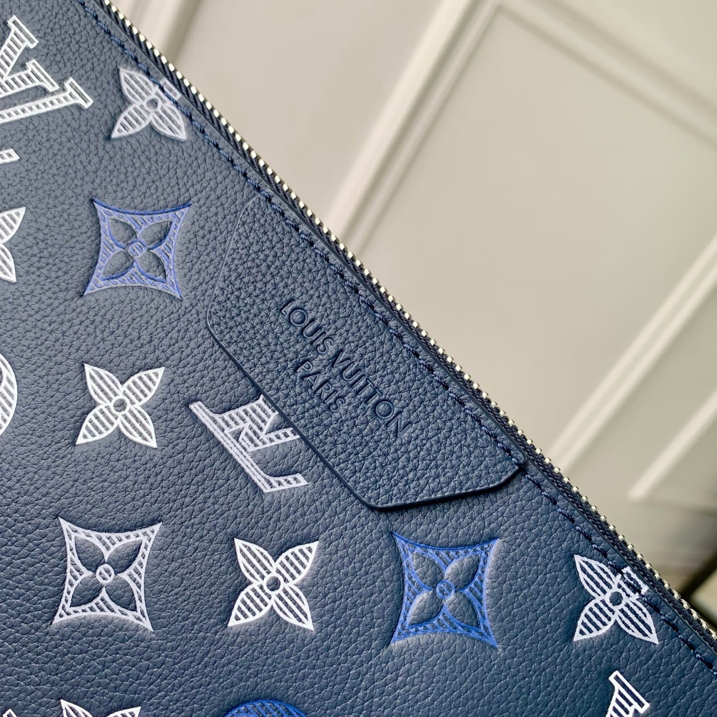 Trio Messenger detail 8