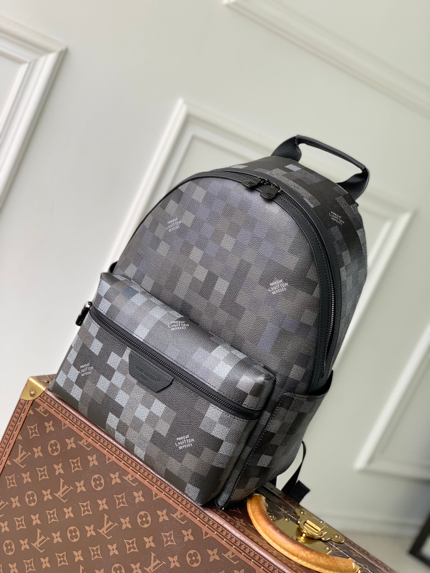 Discovery Backpack PM detail 1