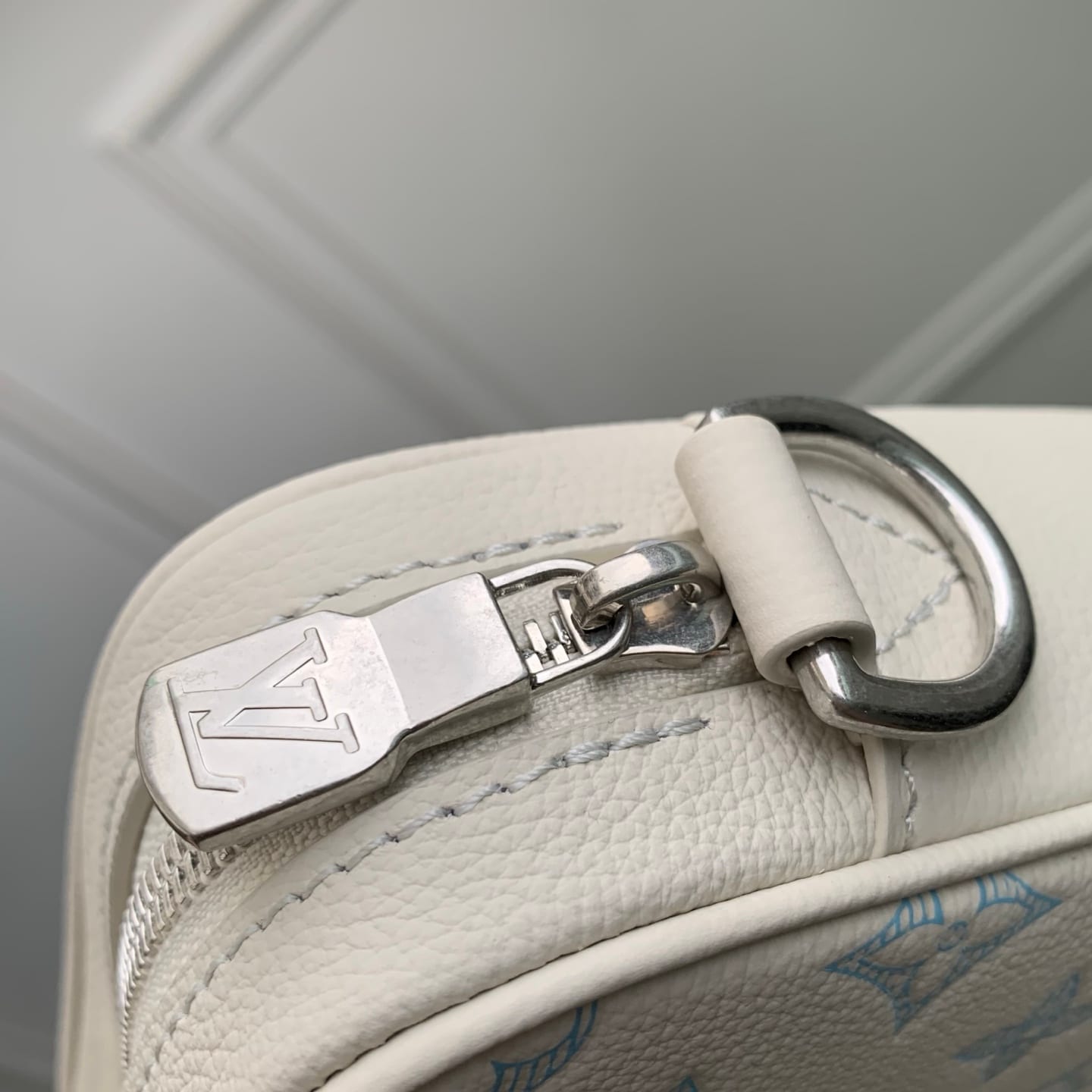 Trio Messenger detail 8