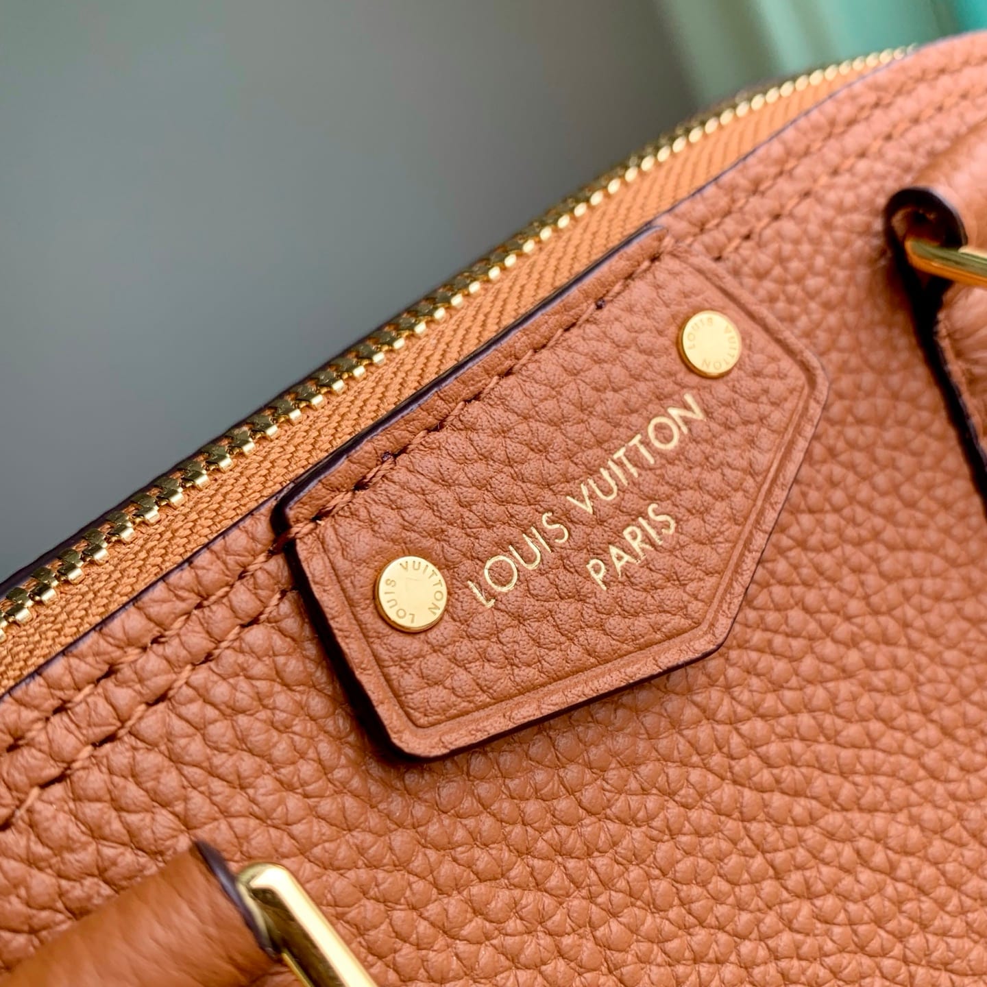 Alma Trunk BB detail 7