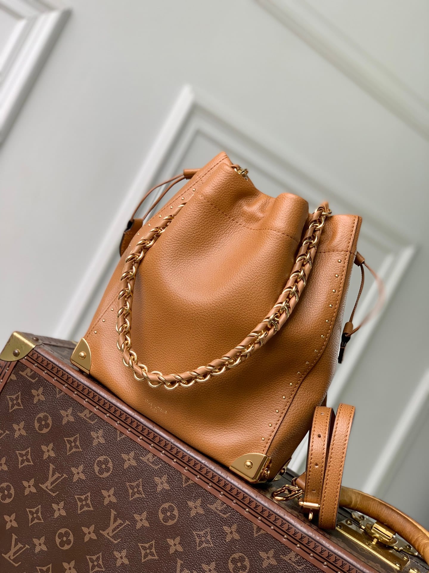 Noé Trunk detail 1