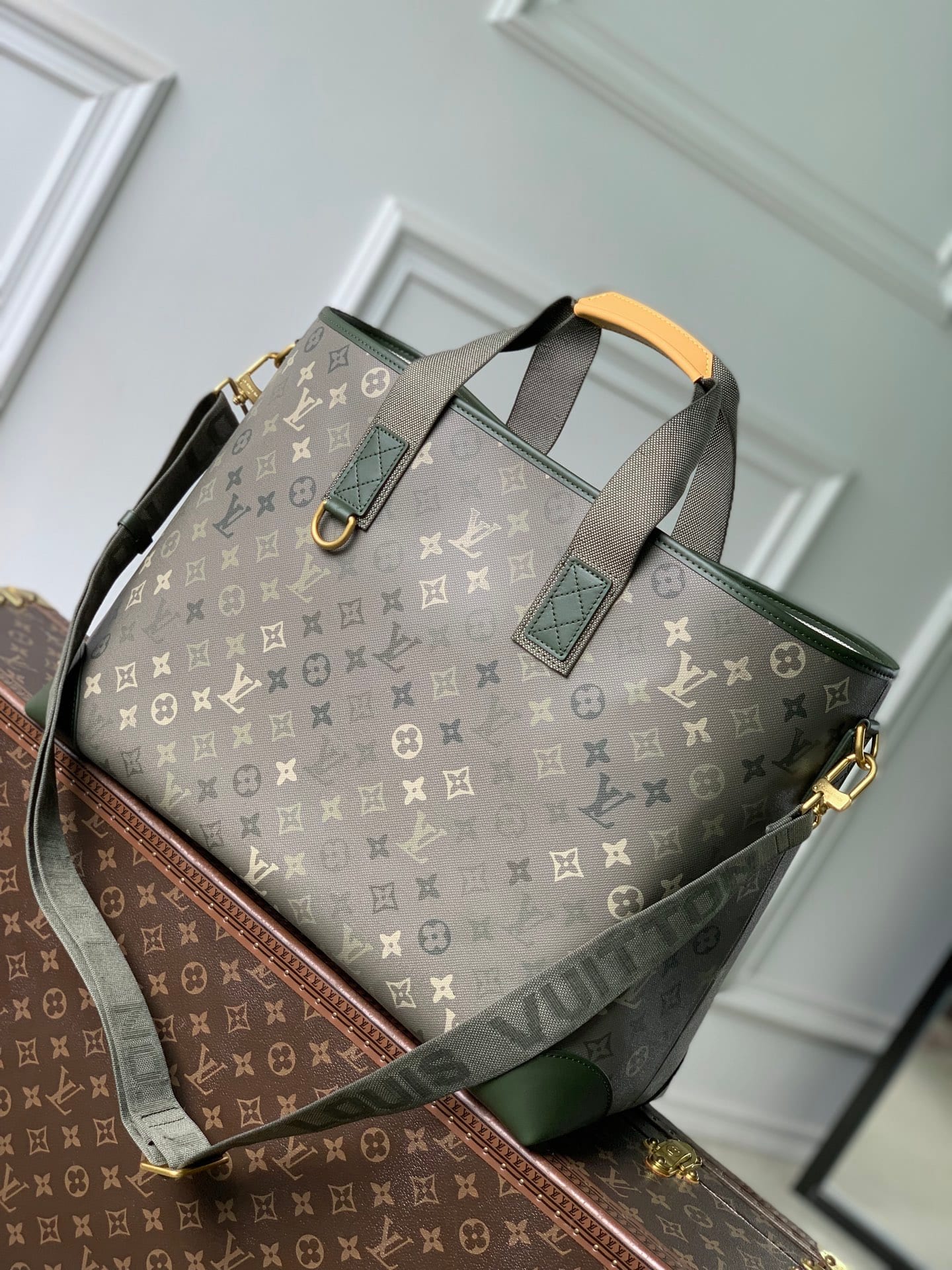 Uptown Tote detail 1