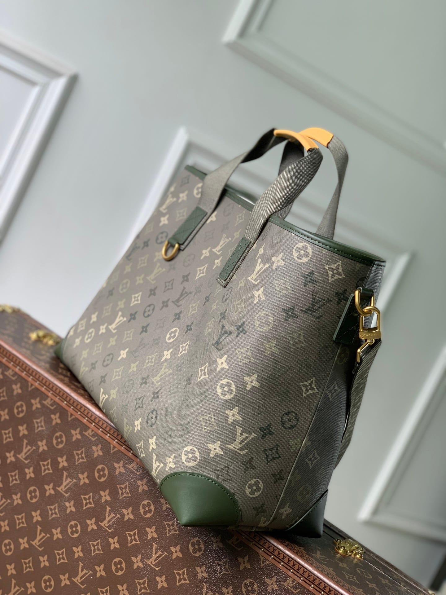 Uptown Tote detail 2