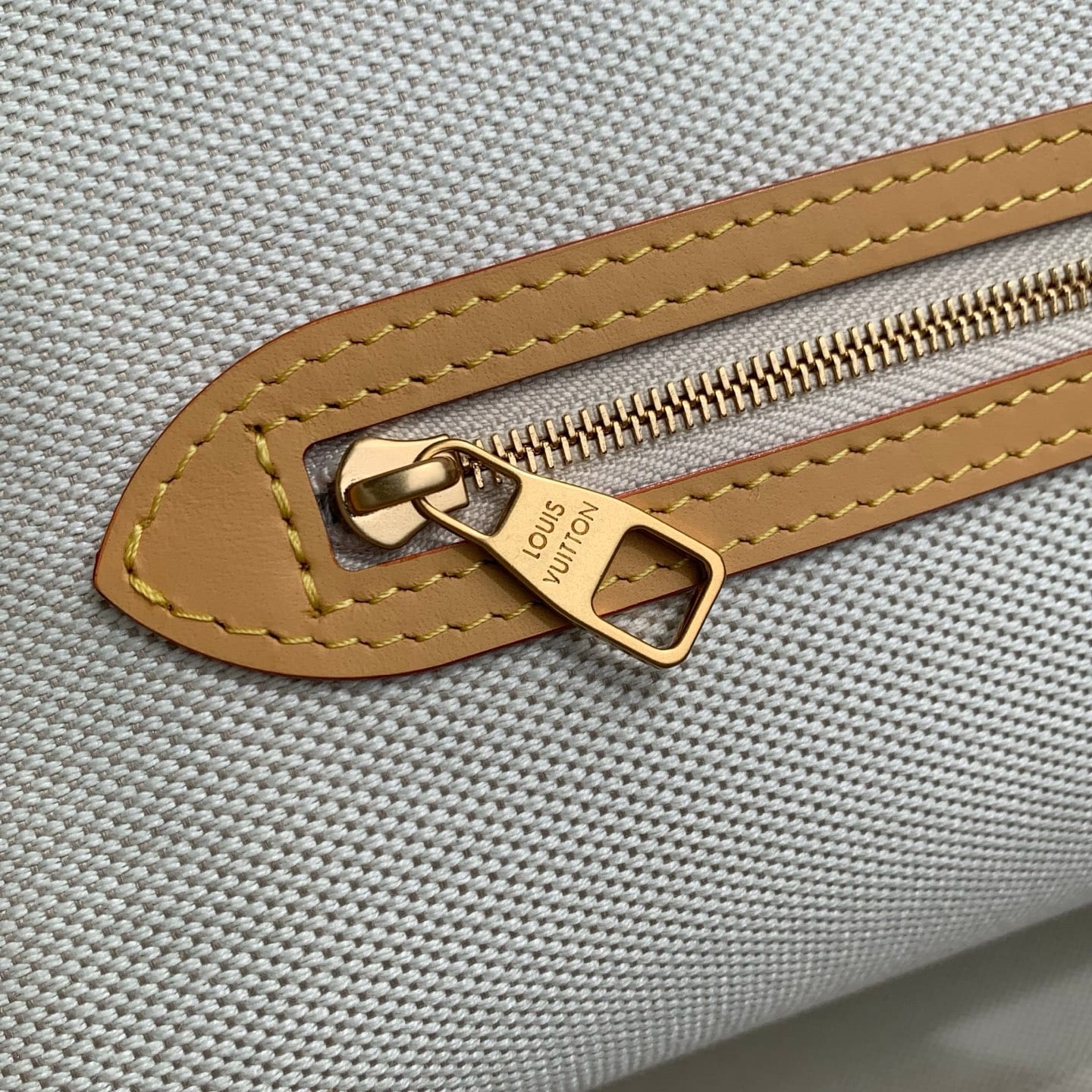 Uptown Tote detail 7