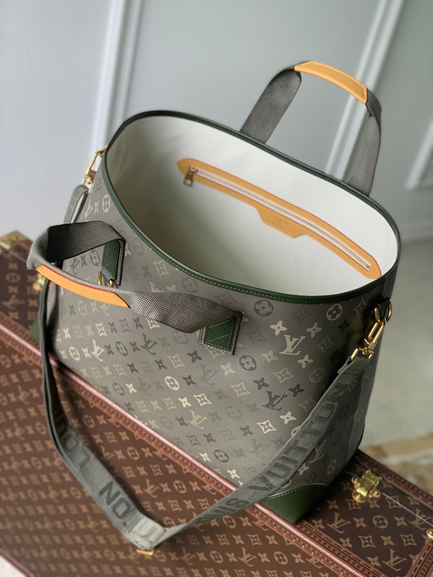 Uptown Tote detail 9