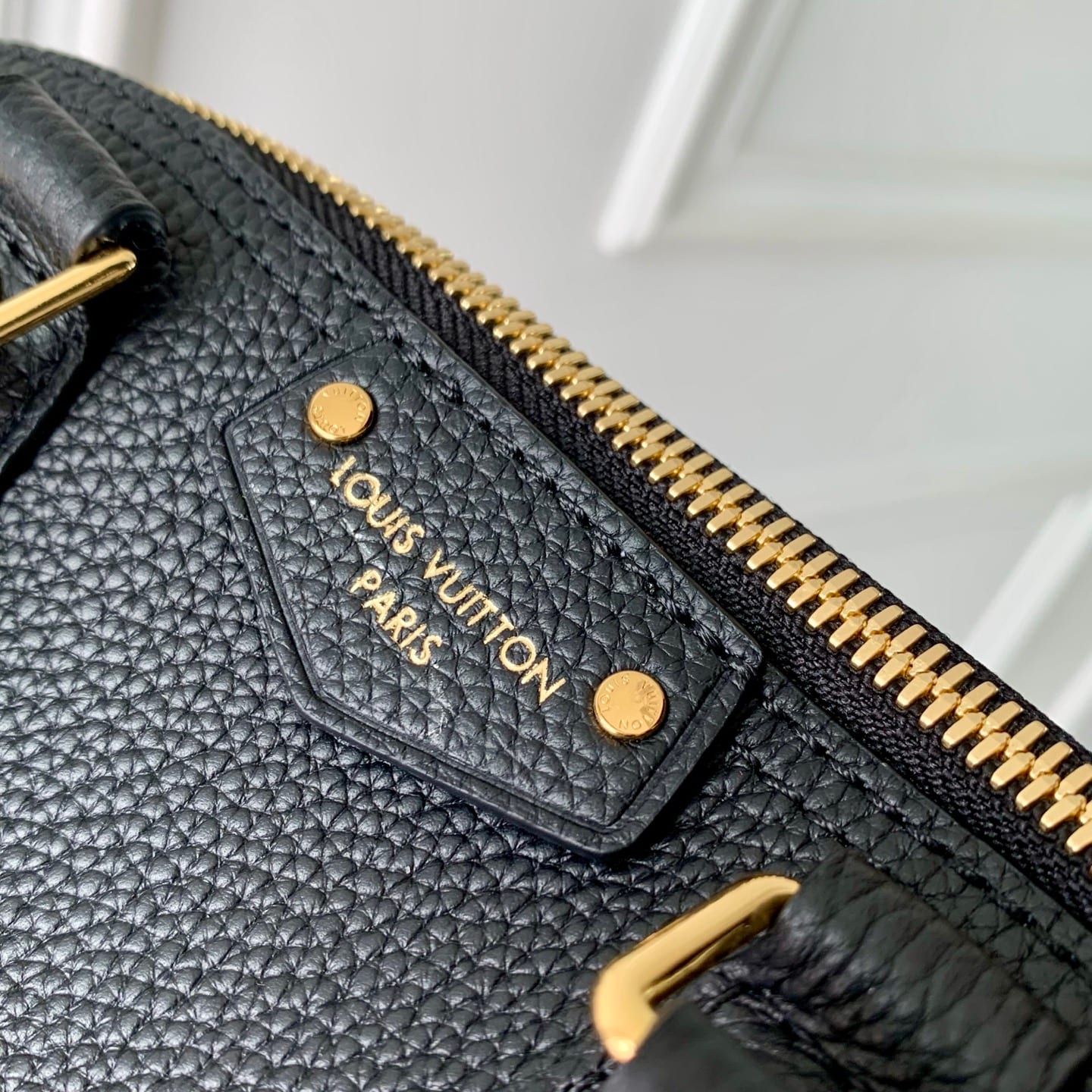Alma Trunk BB detail 7