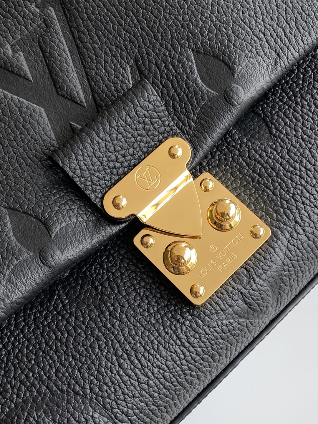 Madeleine BB detail 7