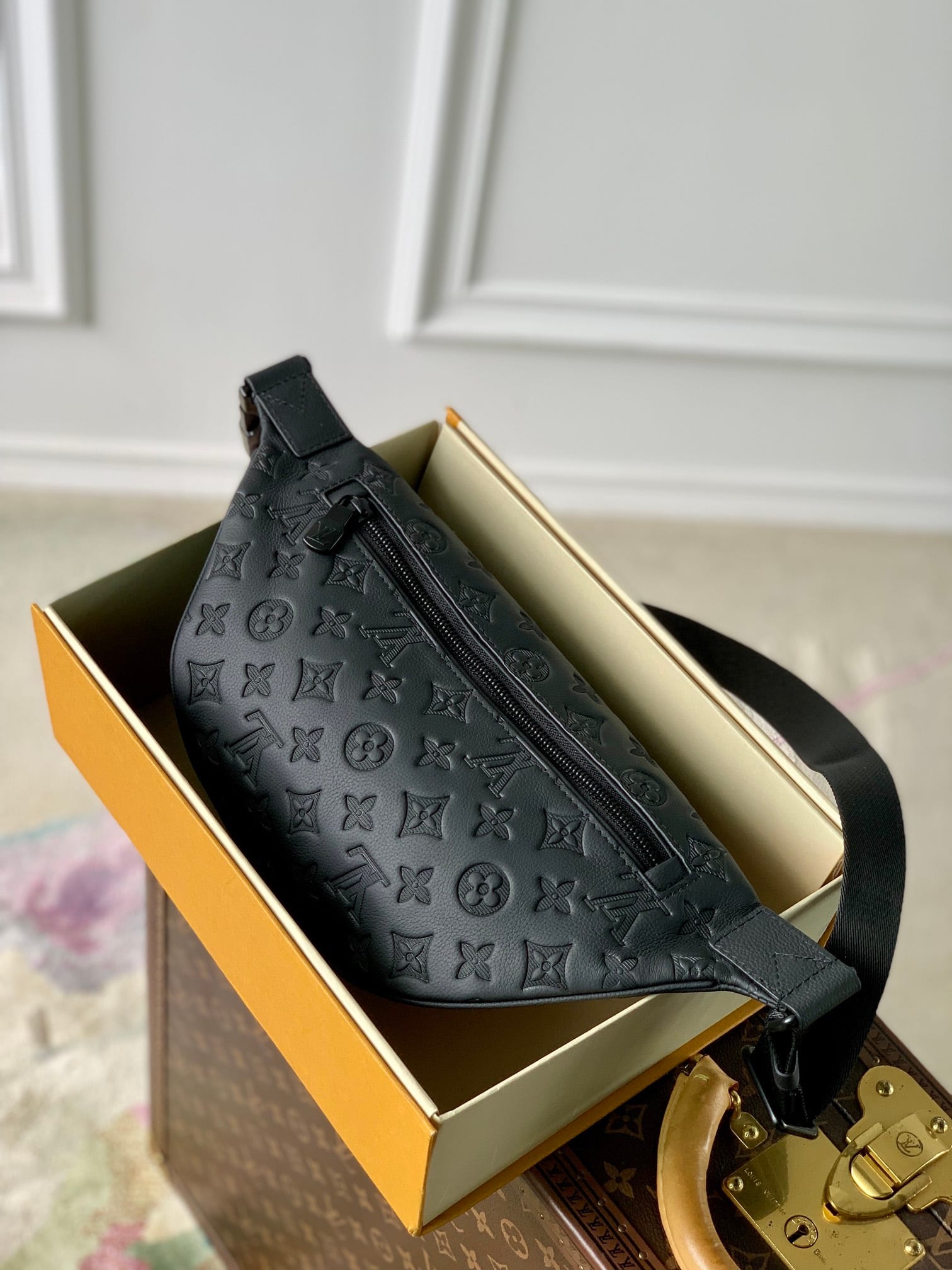 Discovery Bumbag PM detail 2