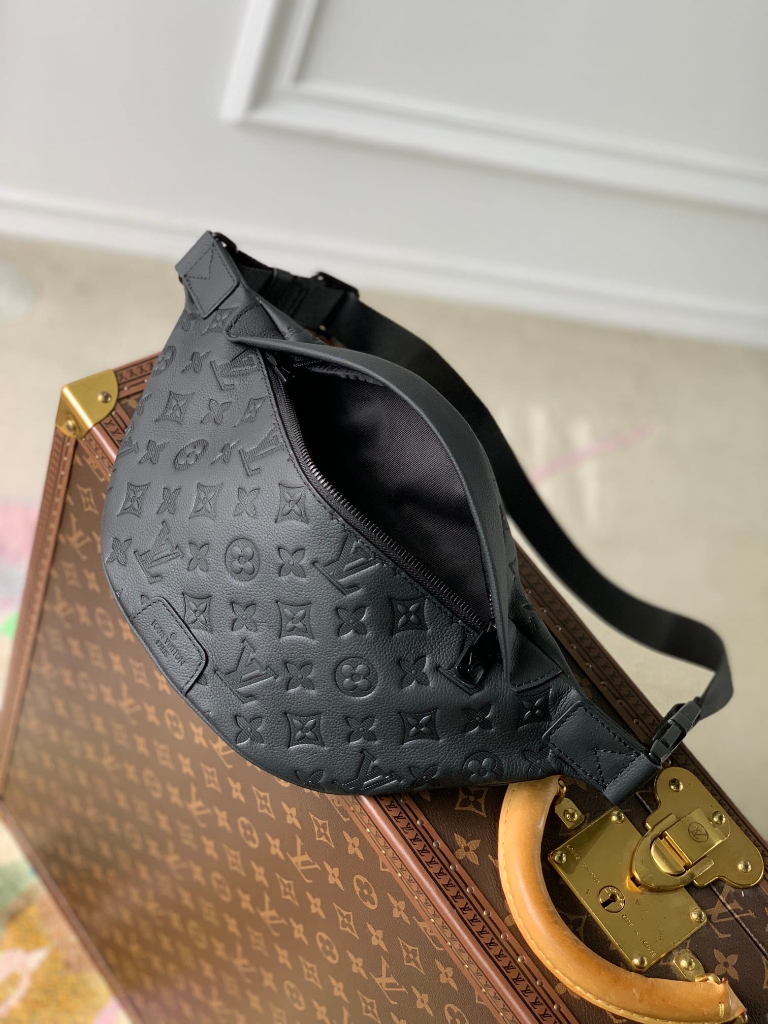 Discovery Bumbag PM detail 4