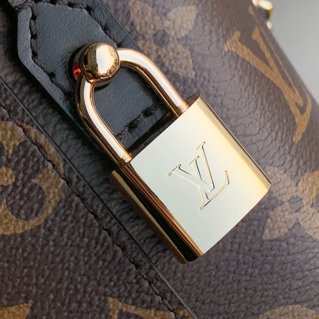 Vanity PM detail 7
