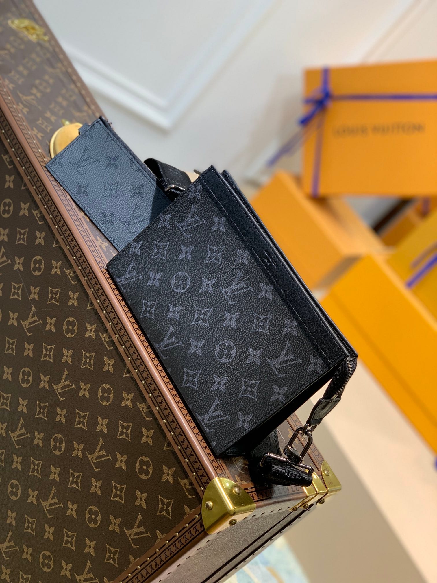 Gaston Wearable Wallet detail 1