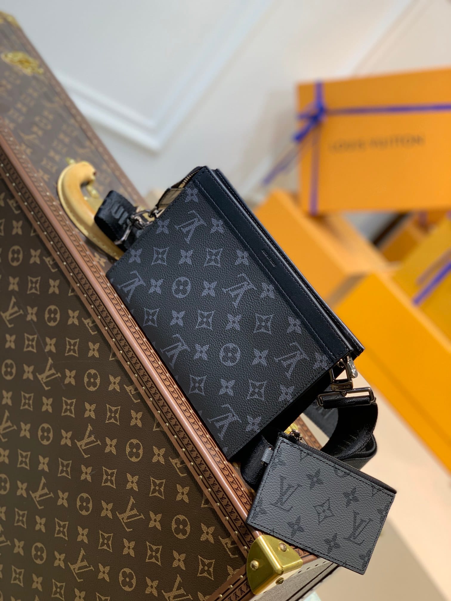 Gaston Wearable Wallet detail 2