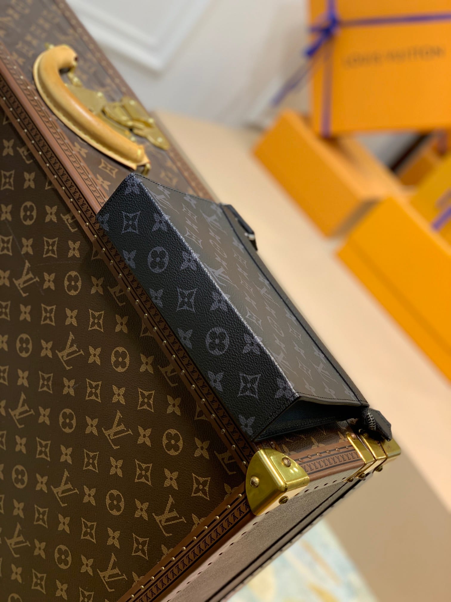 Gaston Wearable Wallet detail 4